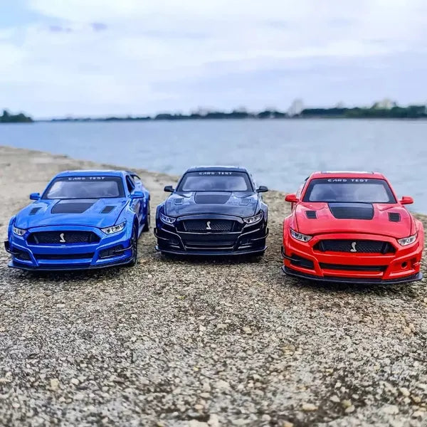 Ford Mustang Shelby GT500 1:24 diecast scale model car