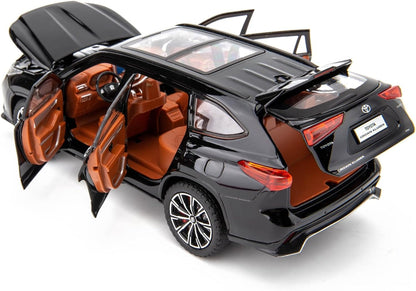 Toyota Crown Kluger 1:18 Diecast Scale Model Car