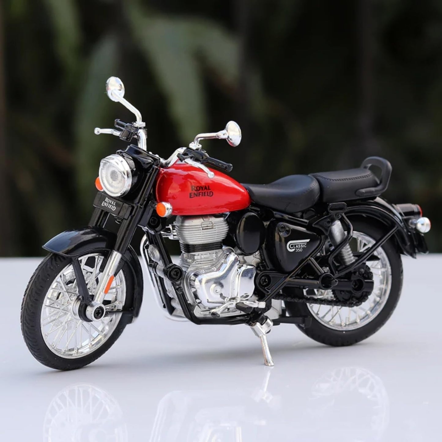 Royal Enfield Classic 300 Diecast Scale Model Bike