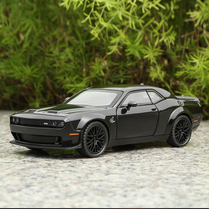 Dodge Challenger SRT Hellcat 1:18 Diecast Scale Model Car - Big Size