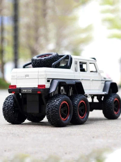 Mercedes Benz G63 AMG 6x6 1:18 Diecast Scale Model Car