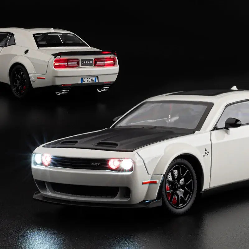 Dodge Challenger SRT Hellcat 1:18 Diecast Scale Model Car - Big Size