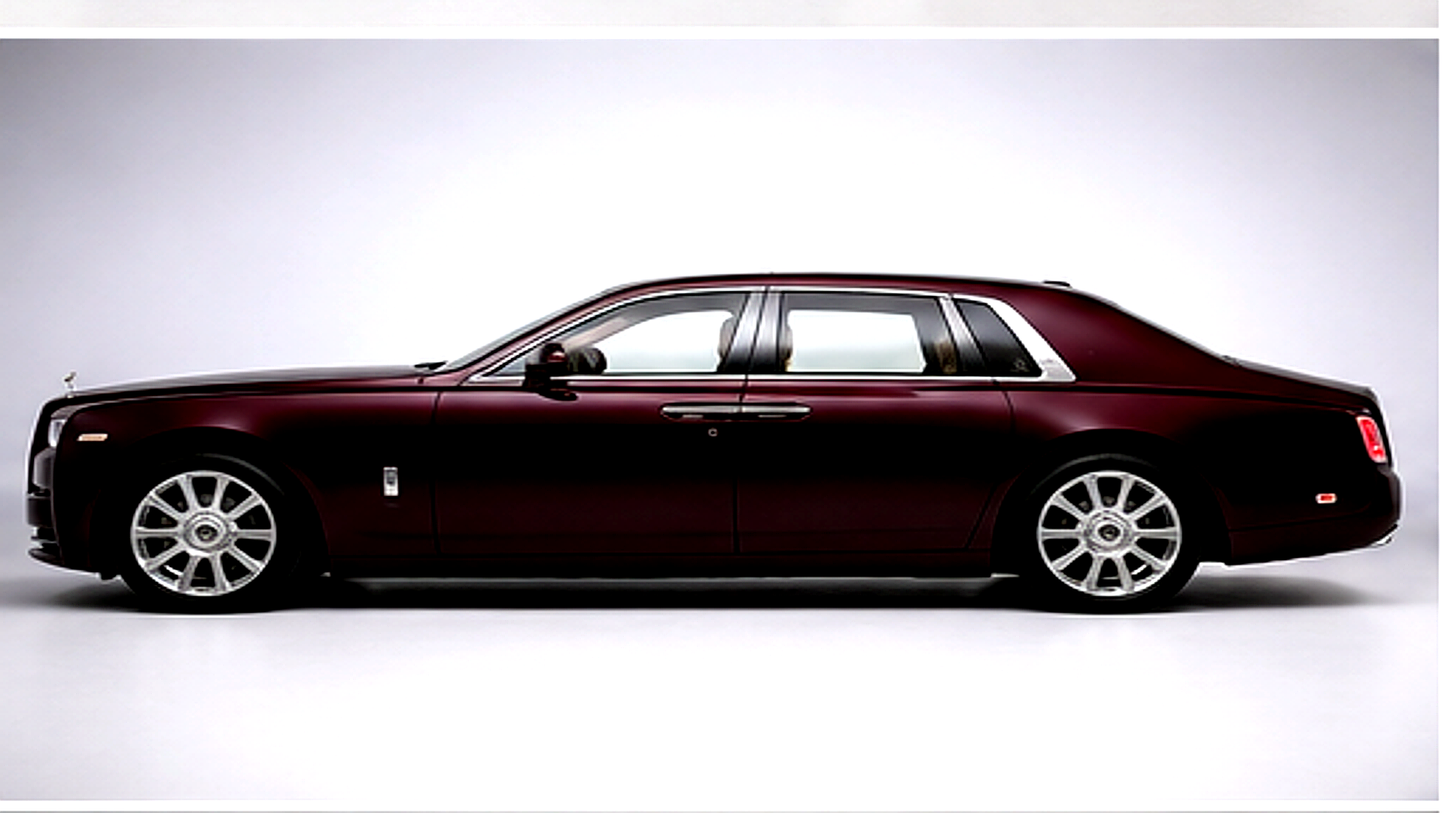 Rolls Royce Phantom Maroon 1:24 Diecast Scale Model Car
