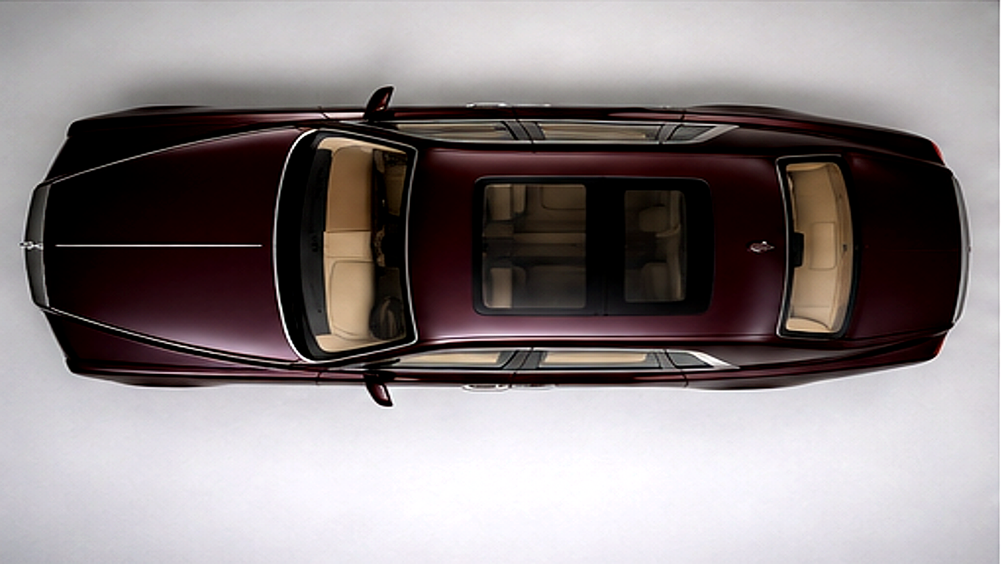 Rolls Royce Phantom Maroon 1:24 Diecast Scale Model Car