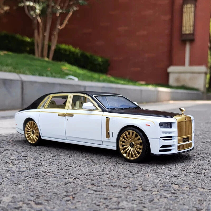 Rolls Royce Phantom Gold 1:24 Diecast Scale Model Car